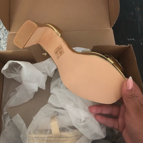 Fashion Nova Heeled Sandals - Picture 6 of 8